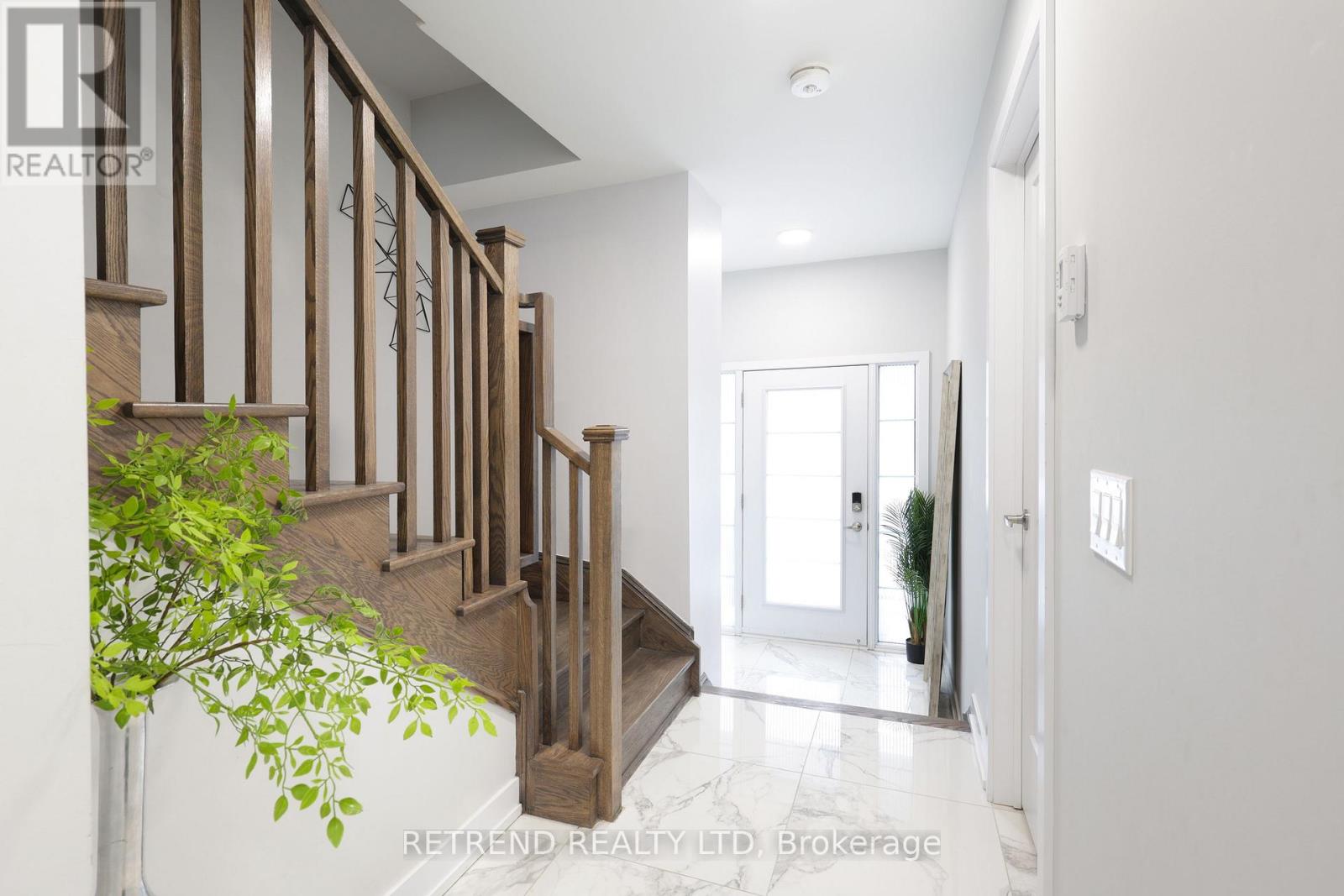 8 Guardhouse Crescent, Markham, Ontario  L6C 3J7 - Photo 8 - N12979972