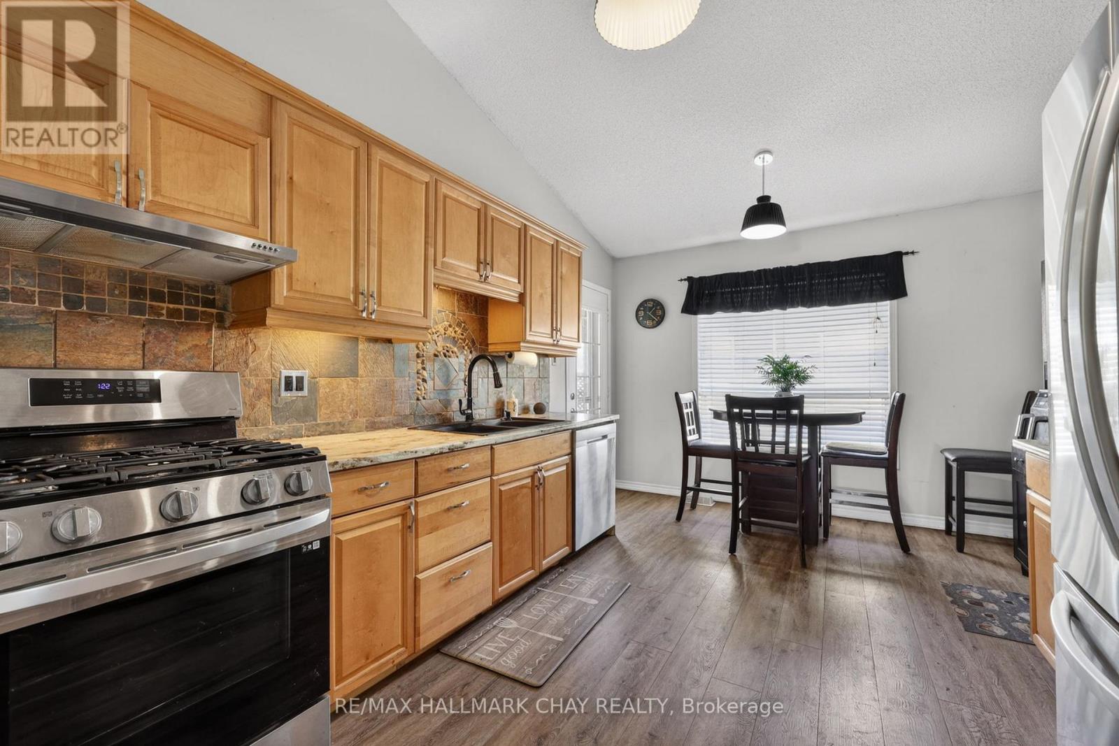 62 Leggott Avenue, Barrie, Ontario  L4N 8B1 - Photo 10 - S12979950