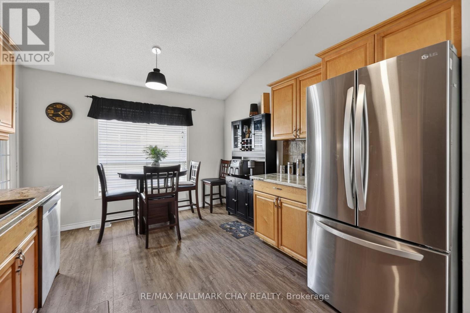 62 Leggott Avenue, Barrie, Ontario  L4N 8B1 - Photo 11 - S12979950