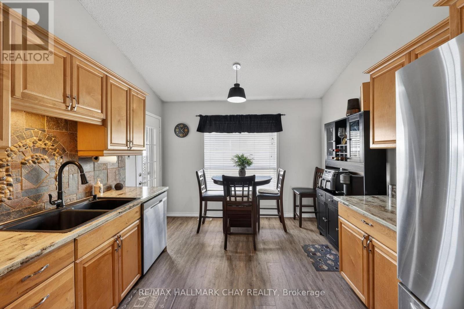 62 Leggott Avenue, Barrie, Ontario  L4N 8B1 - Photo 12 - S12979950