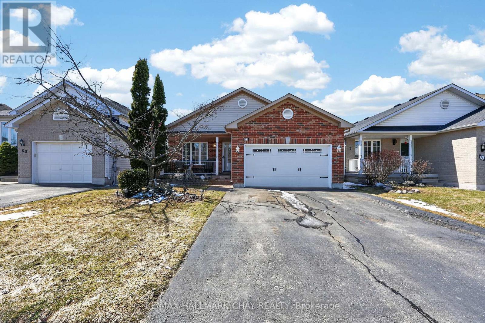 62 Leggott Avenue, Barrie, Ontario  L4N 8B1 - Photo 2 - S12979950