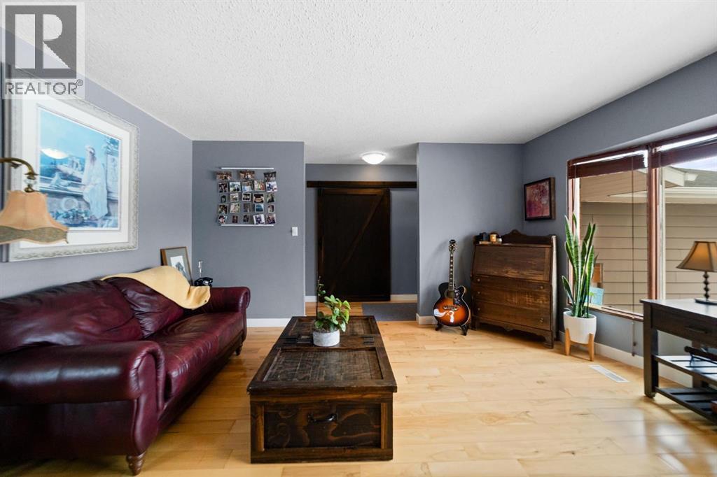 6911 42 Avenue, Camrose, Alberta  T4V 3V4 - Photo 6 - A2294860