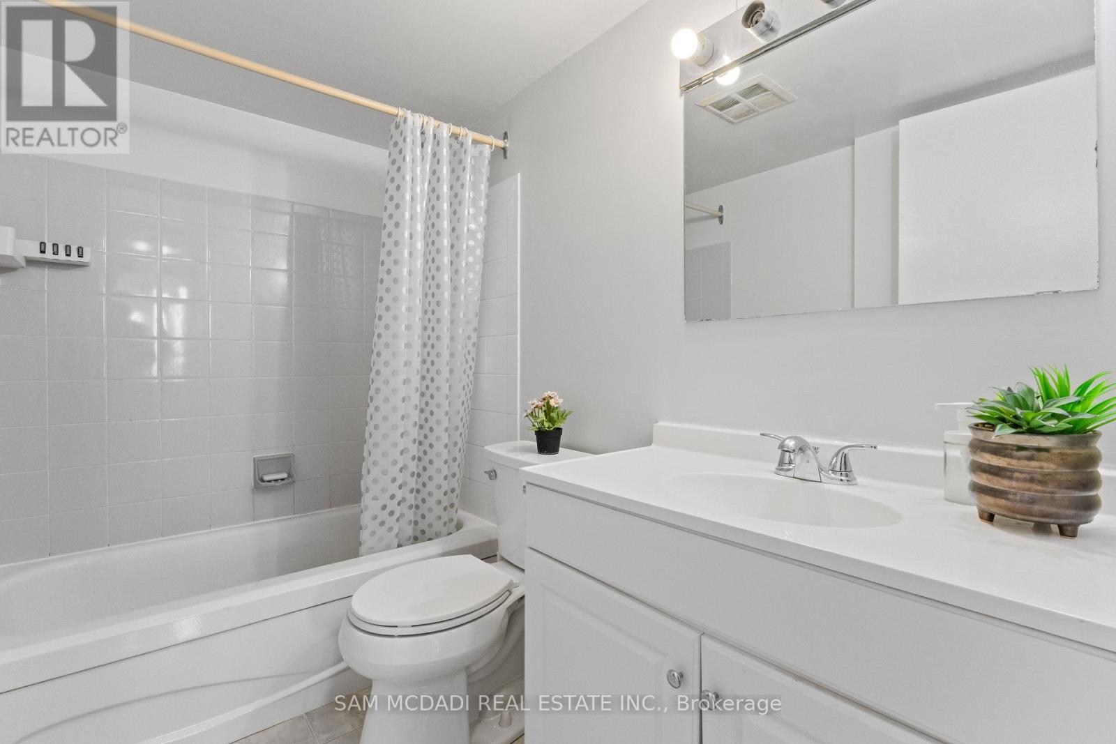 1013 - 35 Trailwood Drive, Mississauga, Ontario  L4Z 3L6 - Photo 14 - W12979896