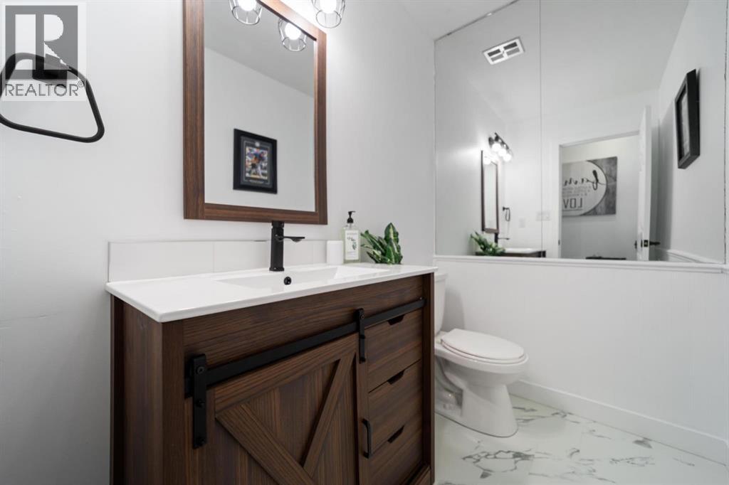 6911 42 Avenue, Camrose, Alberta  T4V 3V4 - Photo 14 - A2294860