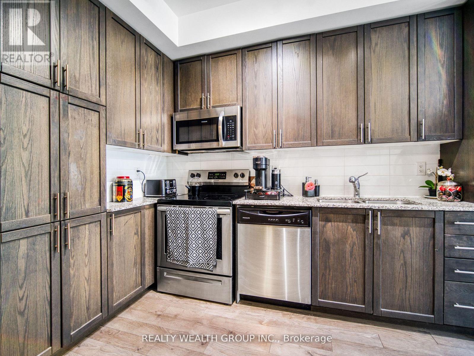 610 - 3091 Dufferin Street, Toronto, Ontario  M6A 0C4 - Photo 7 - W12979916