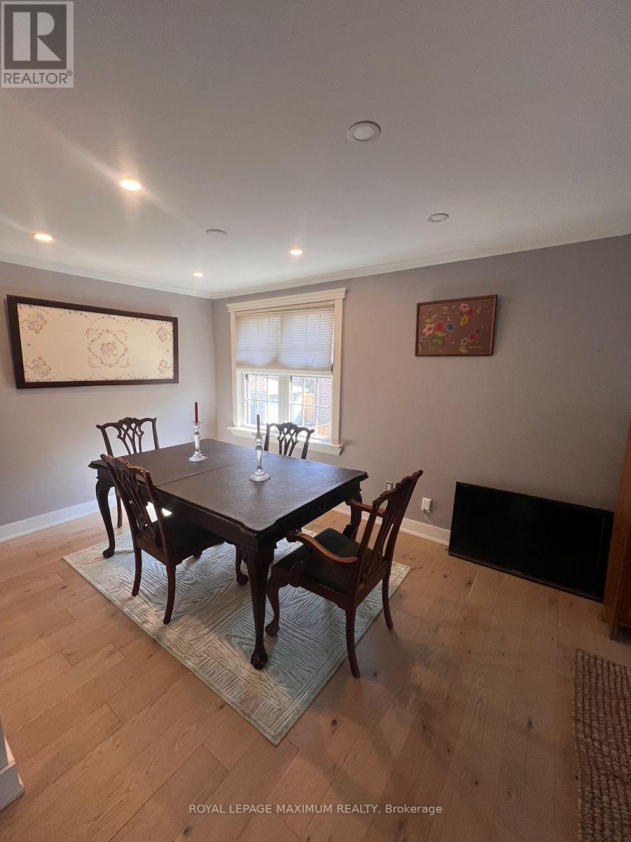 Main - 33 Alhart Drive, Toronto, Ontario  M9V 2N1 - Photo 3 - W12979934