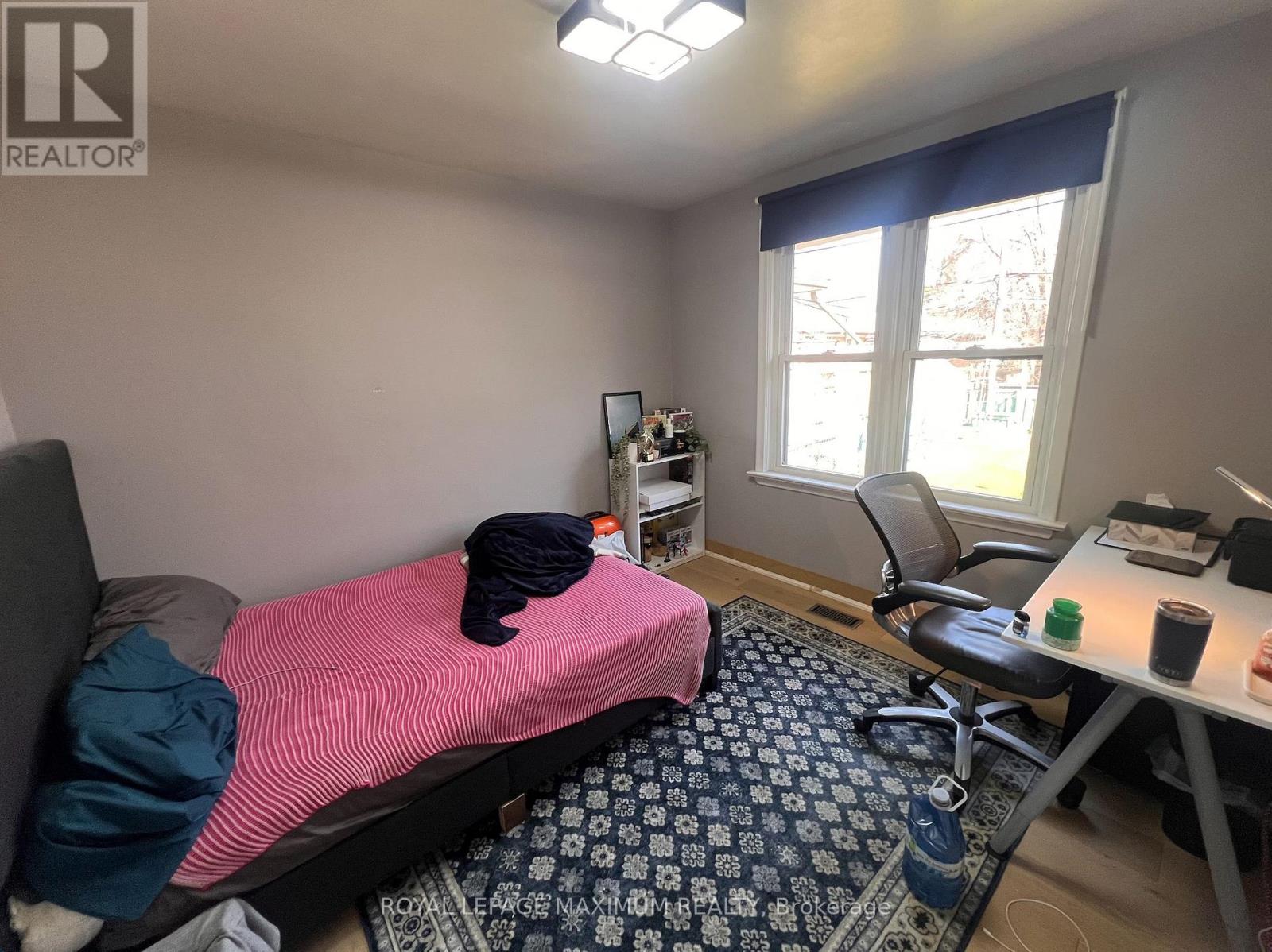 Main - 33 Alhart Drive, Toronto, Ontario  M9V 2N1 - Photo 9 - W12979934