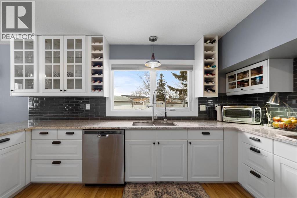 6911 42 Avenue, Camrose, Alberta  T4V 3V4 - Photo 11 - A2294860