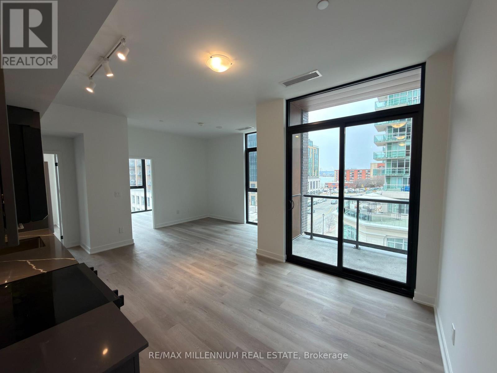 415 - 2075 Lakeshore Road, Burlington, Ontario  L7R 1E2 - Photo 16 - W12979940