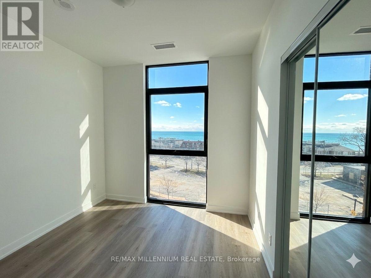 415 - 2075 Lakeshore Road, Burlington, Ontario  L7R 1E2 - Photo 4 - W12979940