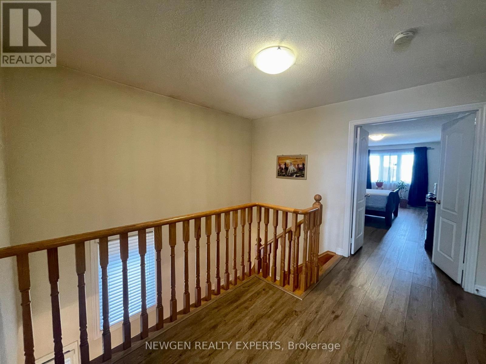 #upper - 42 Crystalview Crescent, Brampton (Bram East), Ontario  L6P 2R7 - Photo 11 - W12979942