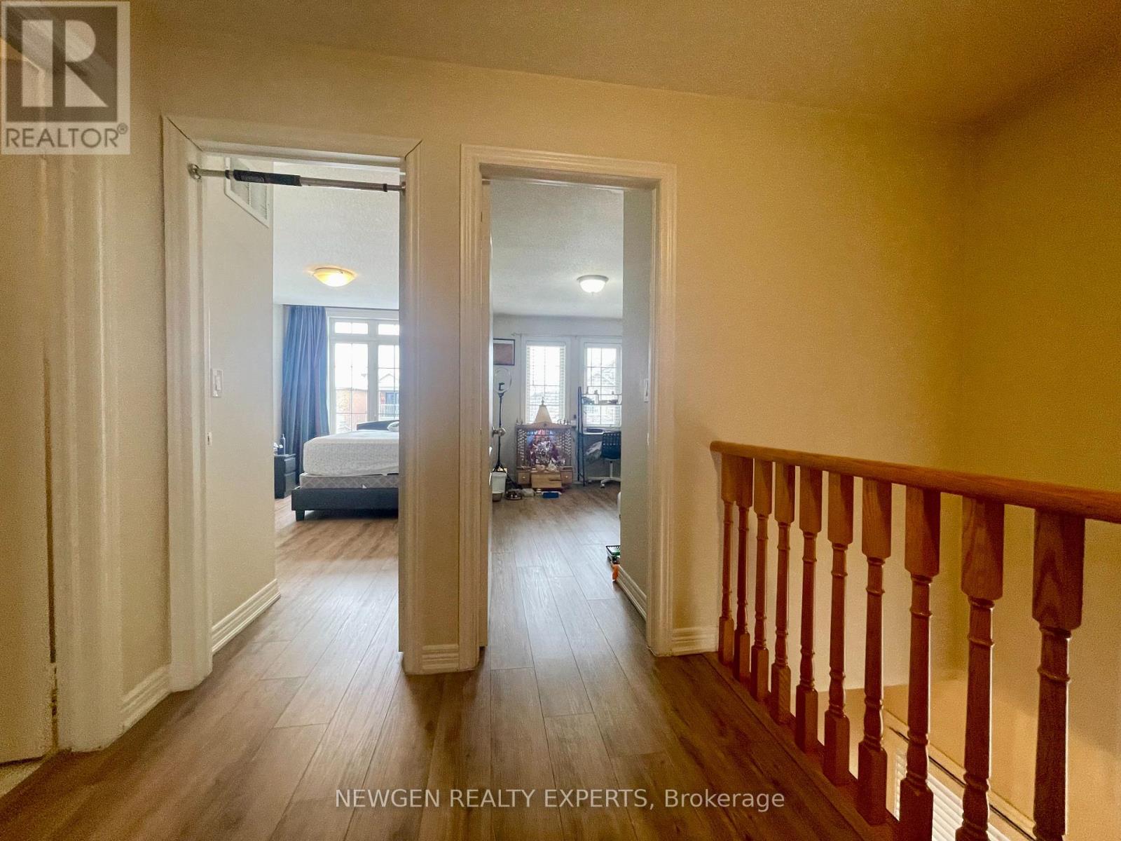 #upper - 42 Crystalview Crescent, Brampton (Bram East), Ontario  L6P 2R7 - Photo 12 - W12979942