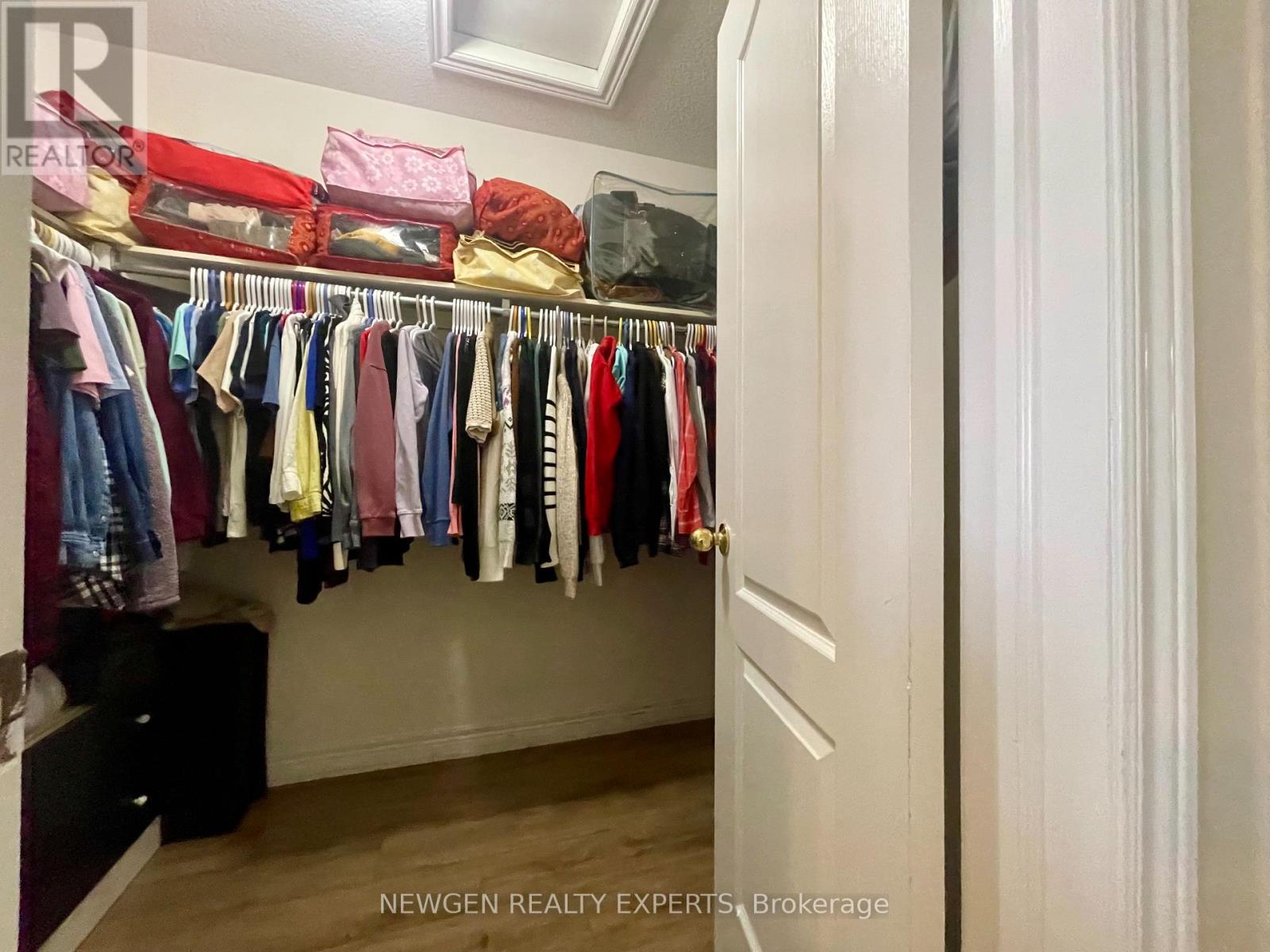 #upper - 42 Crystalview Crescent, Brampton (Bram East), Ontario  L6P 2R7 - Photo 15 - W12979942