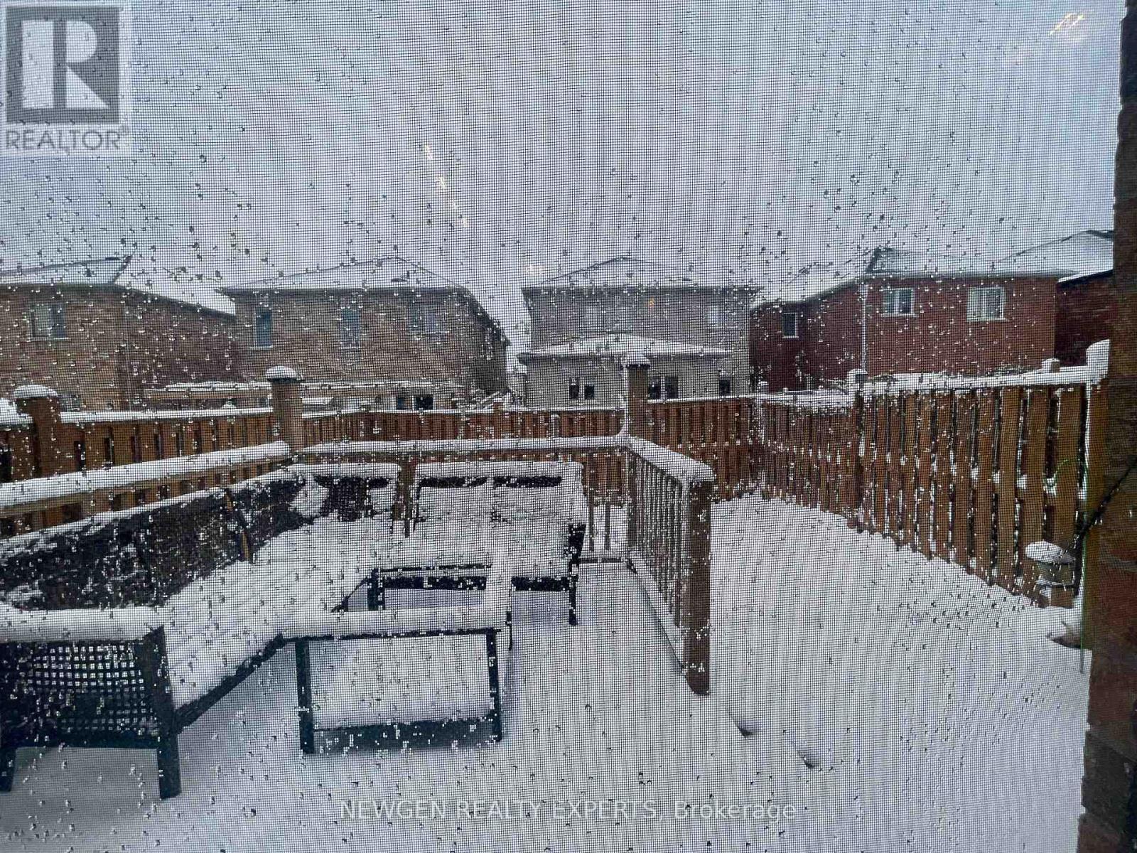 #upper - 42 Crystalview Crescent, Brampton (Bram East), Ontario  L6P 2R7 - Photo 8 - W12979942