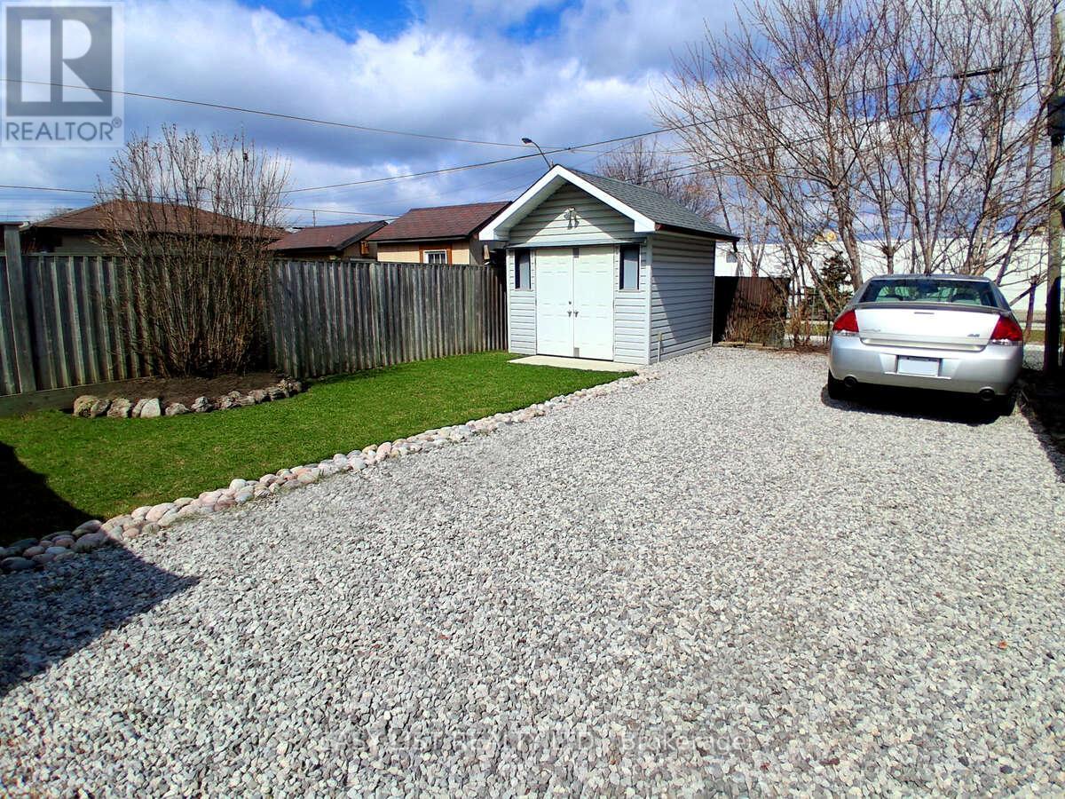 6 Brigham Court, Toronto, Ontario  M9W 1T8 - Photo 17 - W12979958