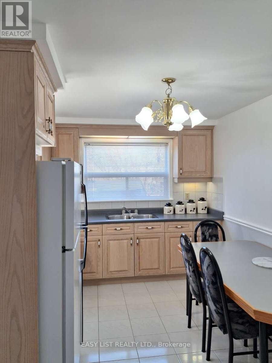 6 Brigham Court, Toronto, Ontario  M9W 1T8 - Photo 6 - W12979958