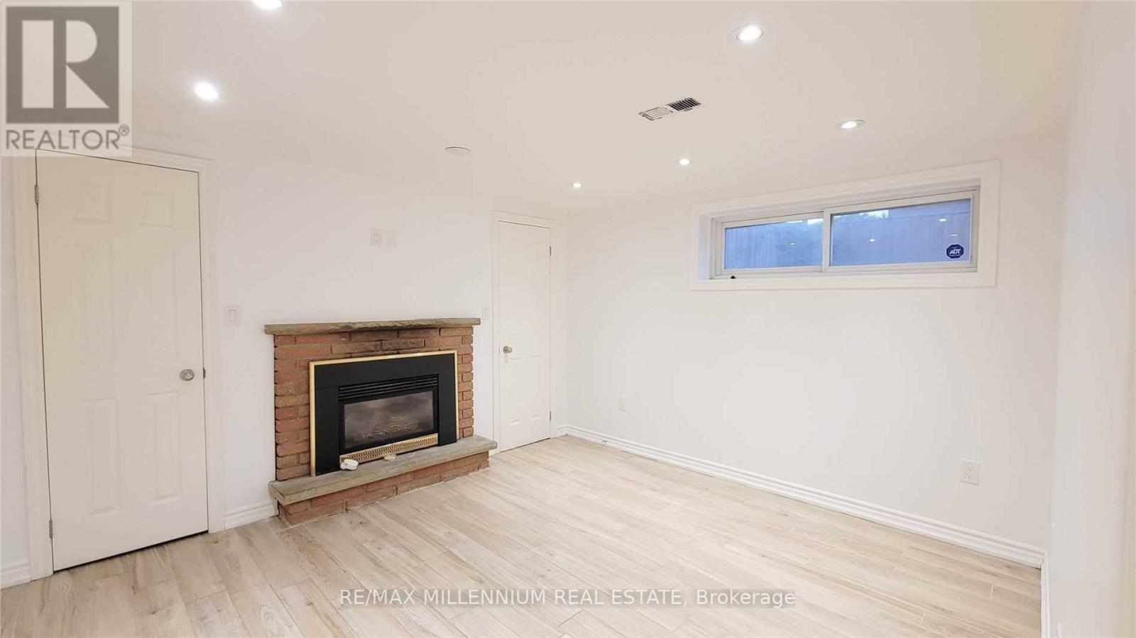 3 Jasmine Road, Toronto, Ontario  M9M 2P8 - Photo 12 - W12979962