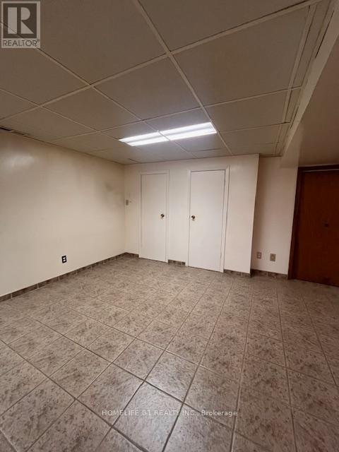 79 Sun Row Drive, Toronto, Ontario  M9P 3H9 - Photo 4 - W12979964