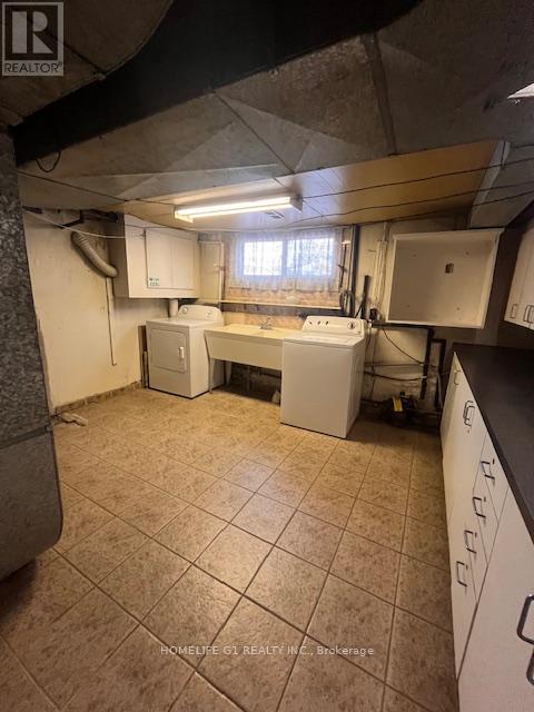 79 Sun Row Drive, Toronto, Ontario  M9P 3H9 - Photo 5 - W12979964