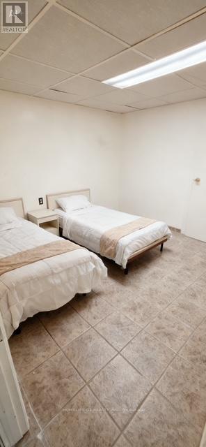 79 Sun Row Drive, Toronto, Ontario  M9P 3H9 - Photo 7 - W12979964