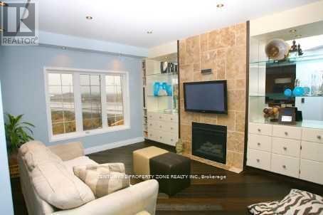 2 Abbotsbury Drive, Brampton (Credit Valley), Ontario  L6X 0S3 - Photo 3 - W12979990