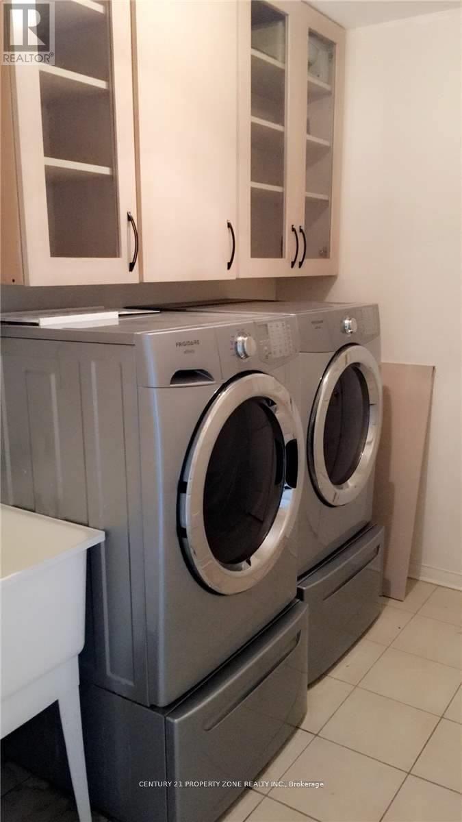 2 Abbotsbury Drive, Brampton (Credit Valley), Ontario  L6X 0S3 - Photo 6 - W12979990