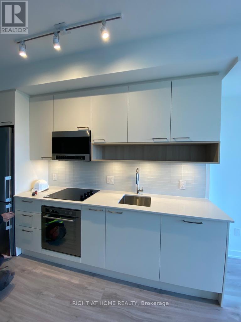 205 - 3005 Pine Glen Road, Oakville, Ontario  L6M 5P5 - Photo 5 - W12979994