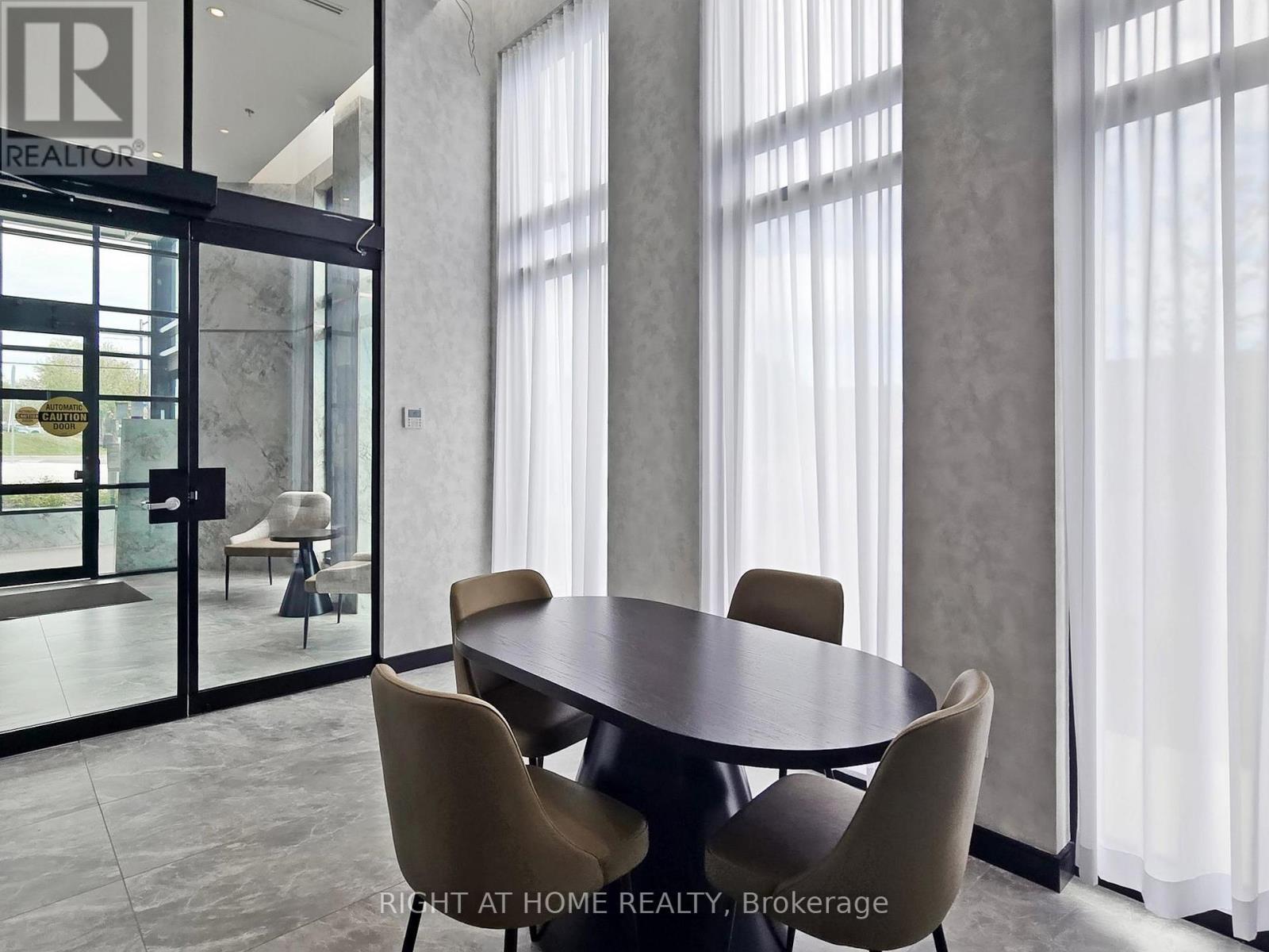 205 - 3005 Pine Glen Road, Oakville, Ontario  L6M 5P5 - Photo 7 - W12979994