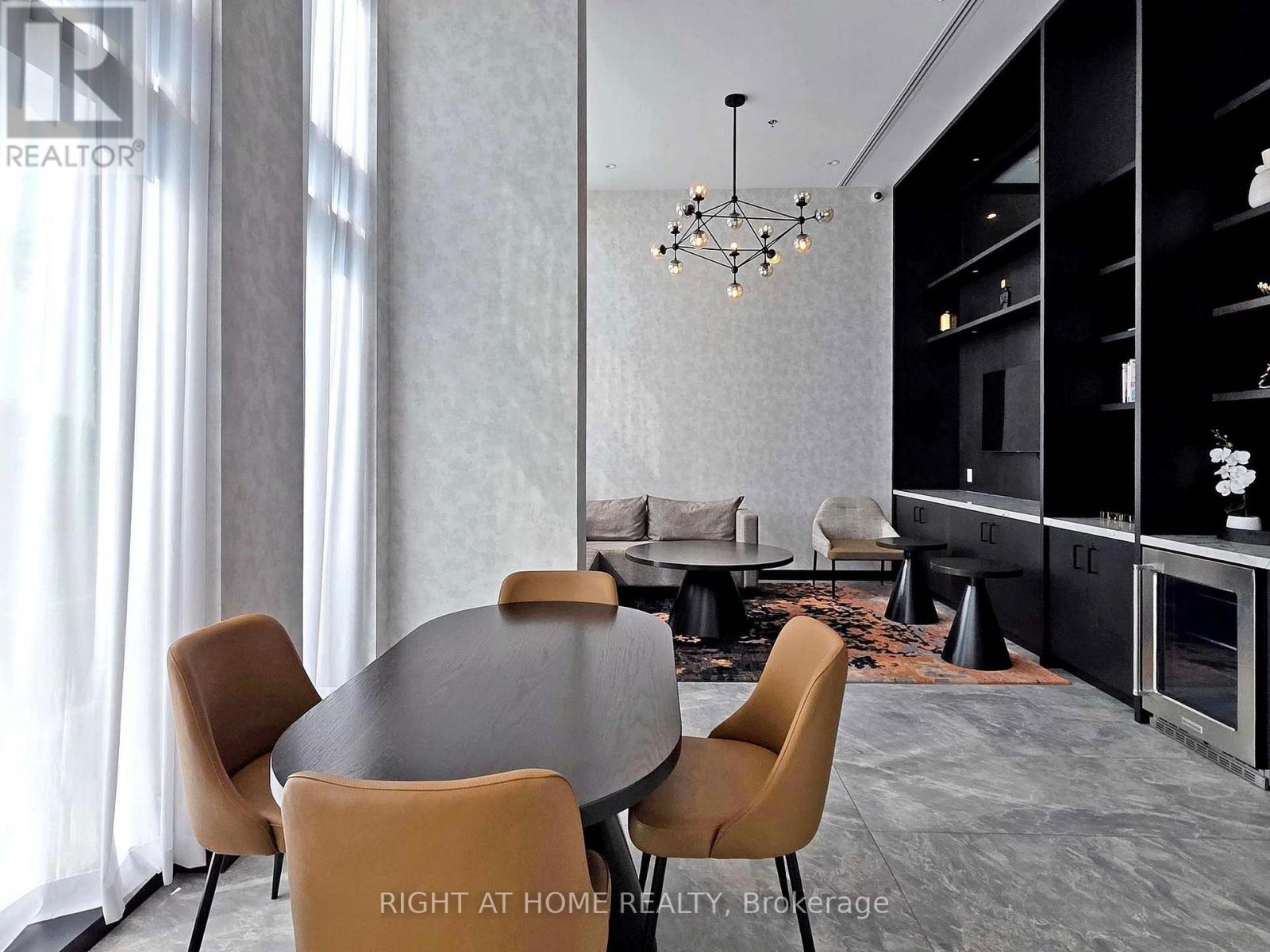 205 - 3005 Pine Glen Road, Oakville, Ontario  L6M 5P5 - Photo 9 - W12979994