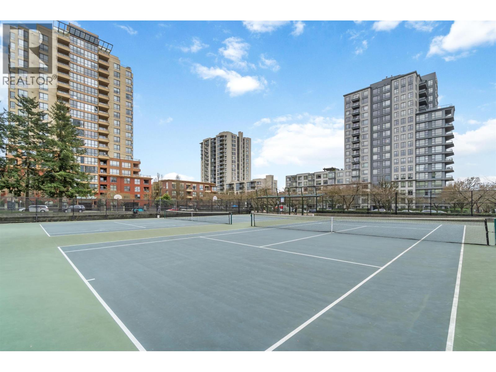 Listing Picture 26 of 31 : 110 3588 CROWLEY DRIVE, Vancouver / 溫哥華 - 魯藝地產 Yvonne Lu Group - MLS Medallion Club Member