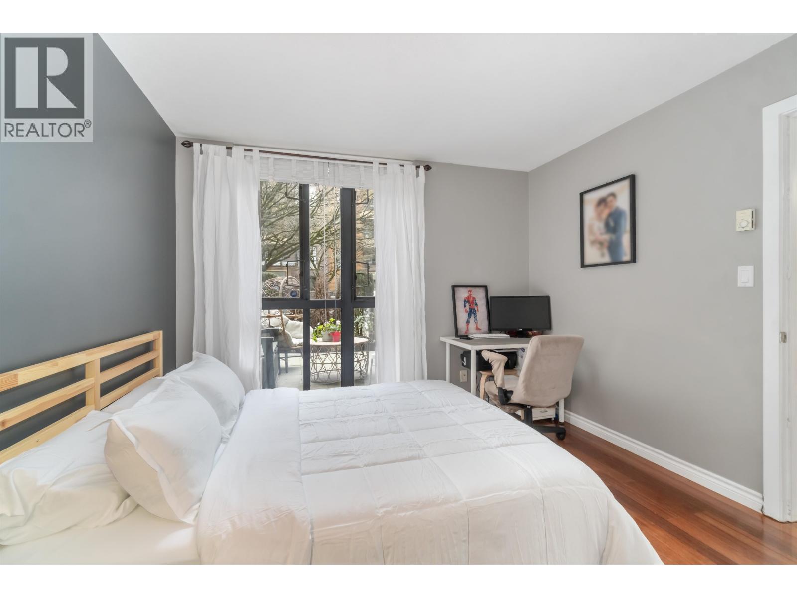 Listing Picture 19 of 31 : 110 3588 CROWLEY DRIVE, Vancouver / 溫哥華 - 魯藝地產 Yvonne Lu Group - MLS Medallion Club Member