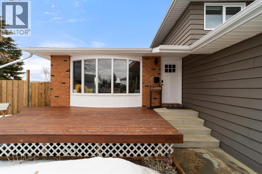 6911 42 Avenue, Camrose, Alberta  T4V 3V4 - Photo 3 - A2294860