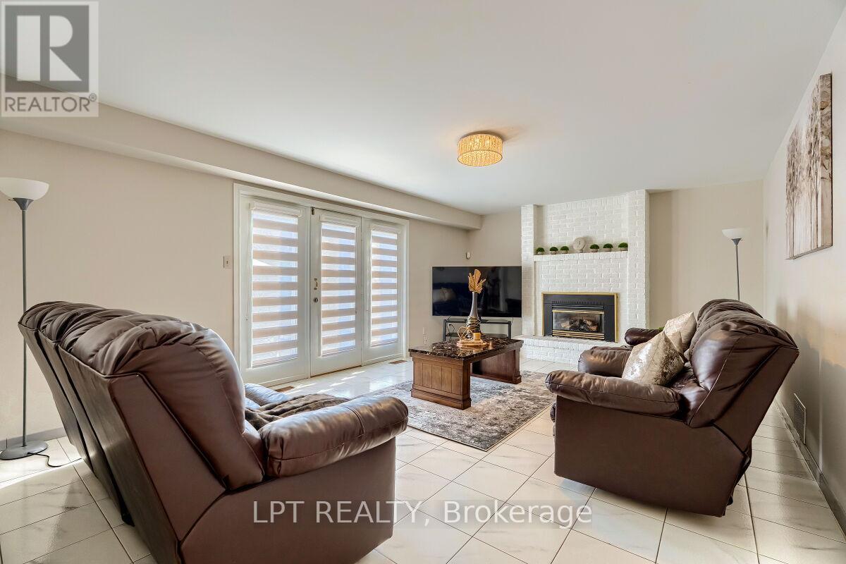 16 Vogue Court, Hamilton, Ontario  L8E 4T3 - Photo 11 - X12979902