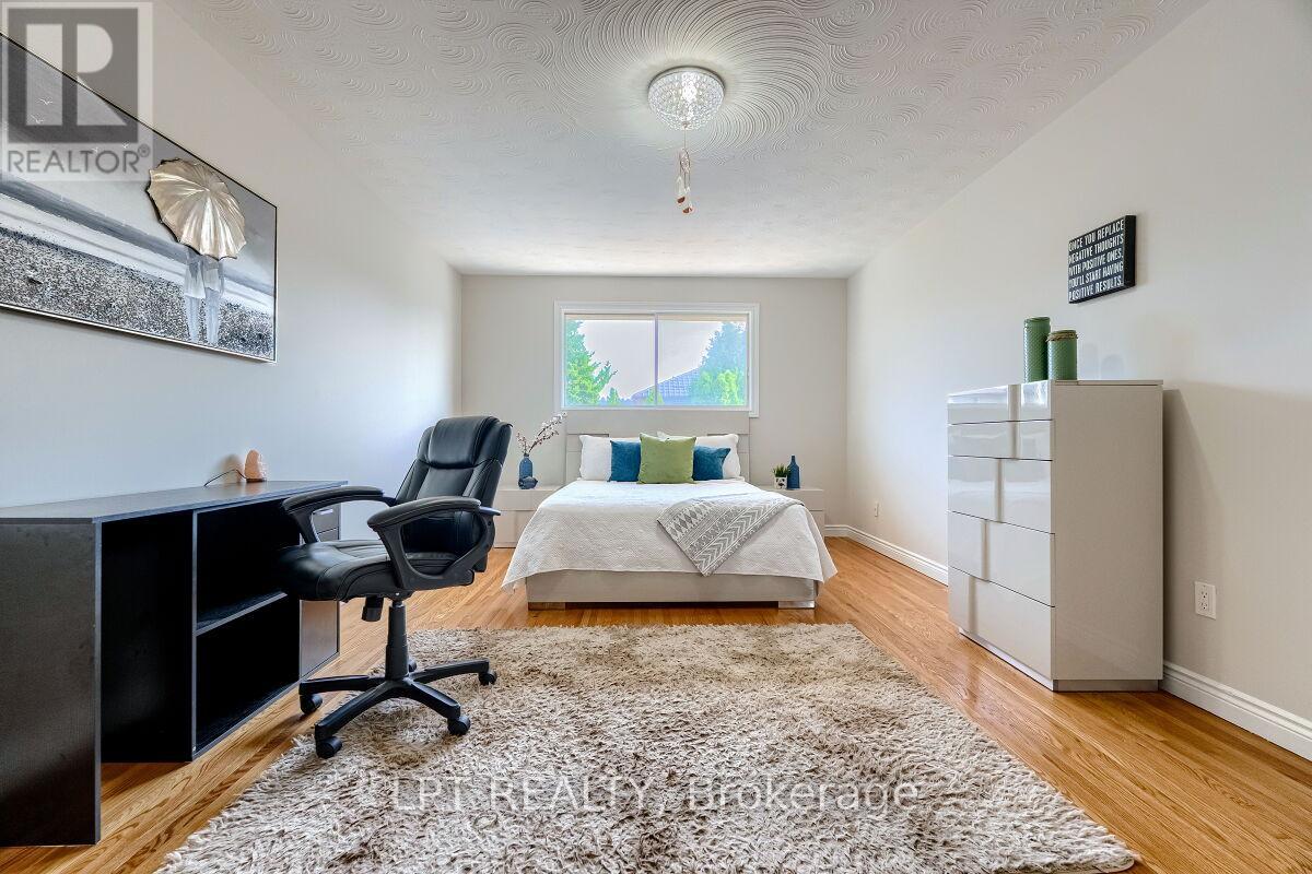 16 Vogue Court, Hamilton, Ontario  L8E 4T3 - Photo 28 - X12979902