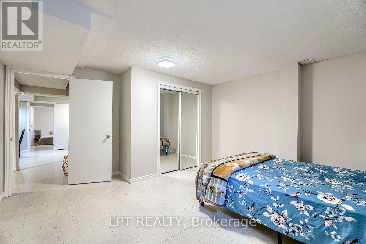 16 Vogue Court, Hamilton, Ontario  L8E 4T3 - Photo 42 - X12979902