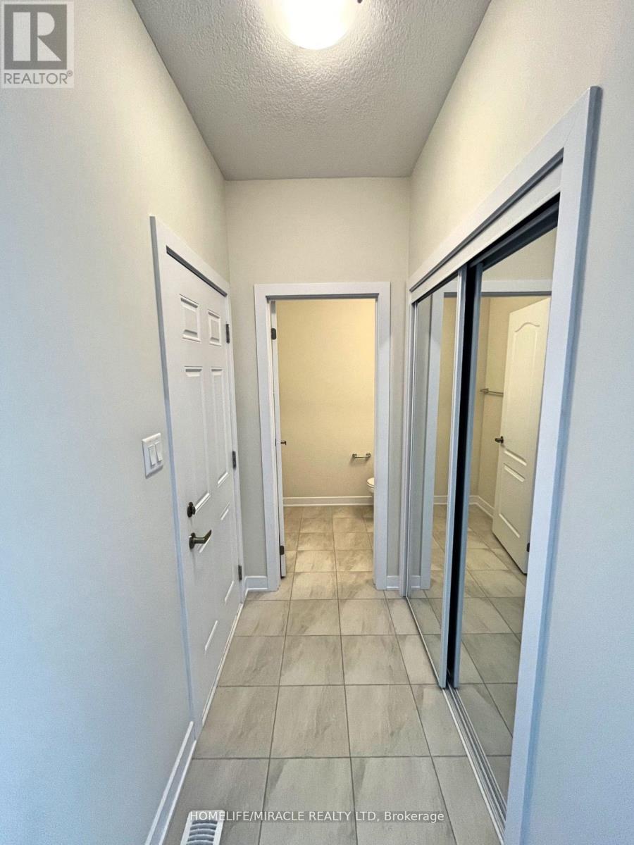 66 Aviron Crescent, Welland, Ontario  L3B 0M3 - Photo 6 - X12979924