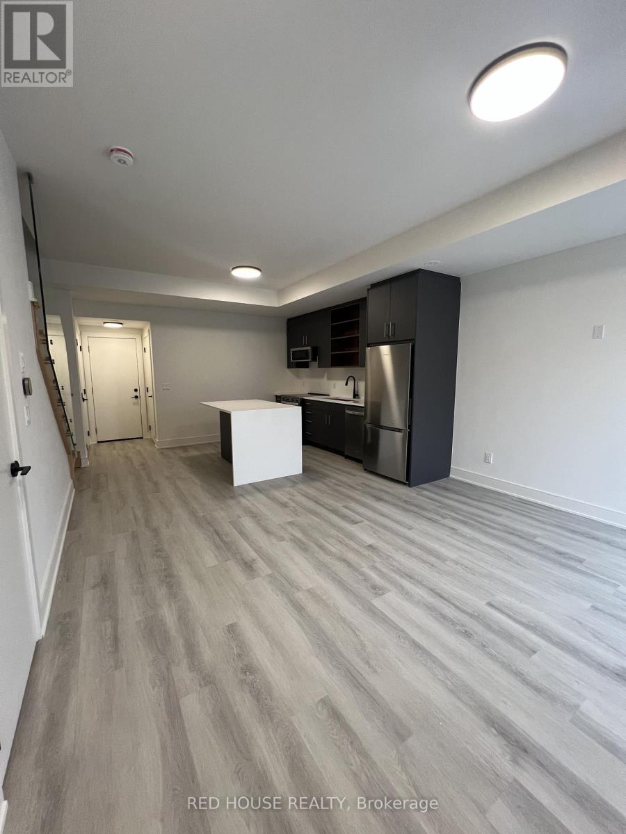 120 Everett Common, St. Catharines, Ontario  L2P 0G8 - Photo 2 - X12979952