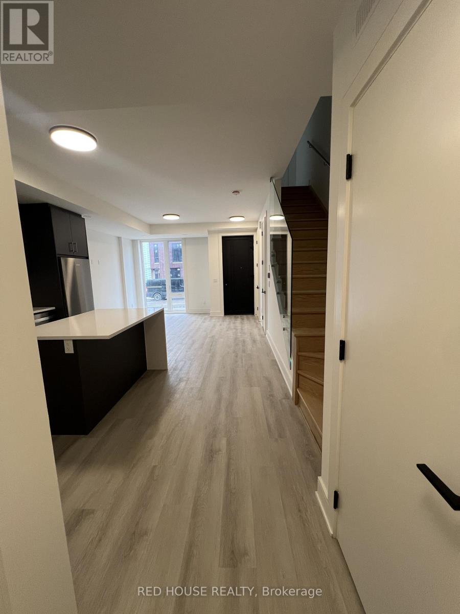 120 Everett Common, St. Catharines, Ontario  L2P 0G8 - Photo 4 - X12979952