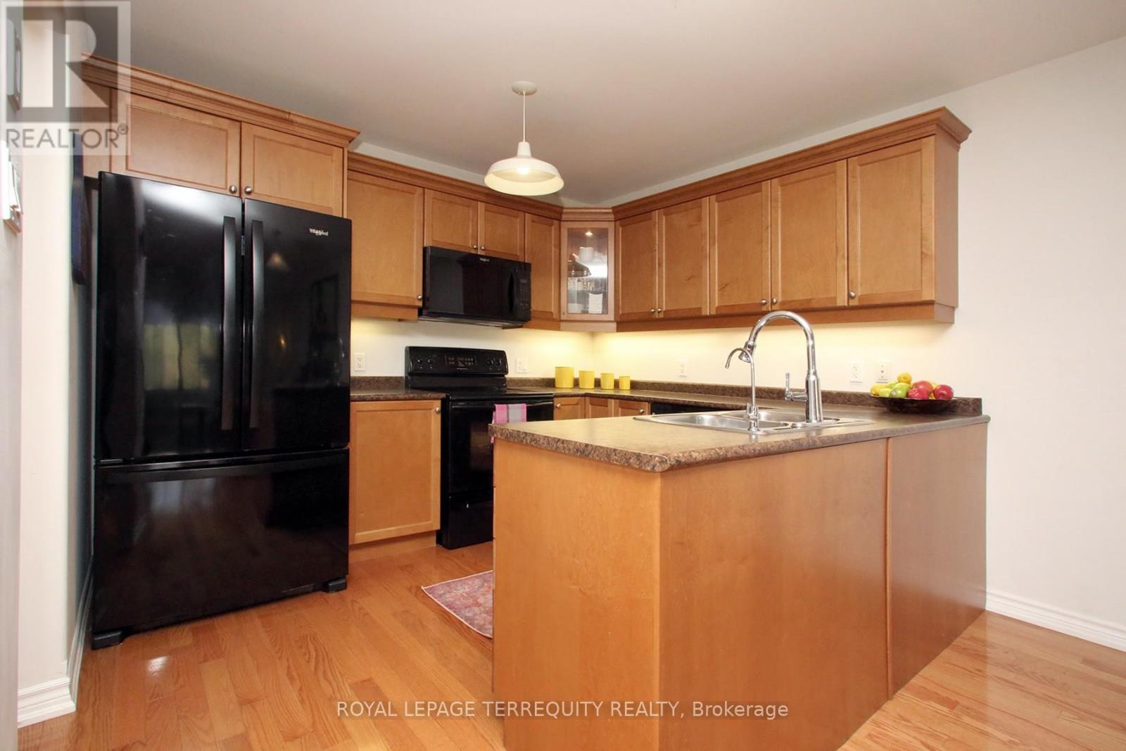 69 - 123 Village Crescent, Peterborough, Ontario  K9J 0A9 - Photo 10 - X12980014