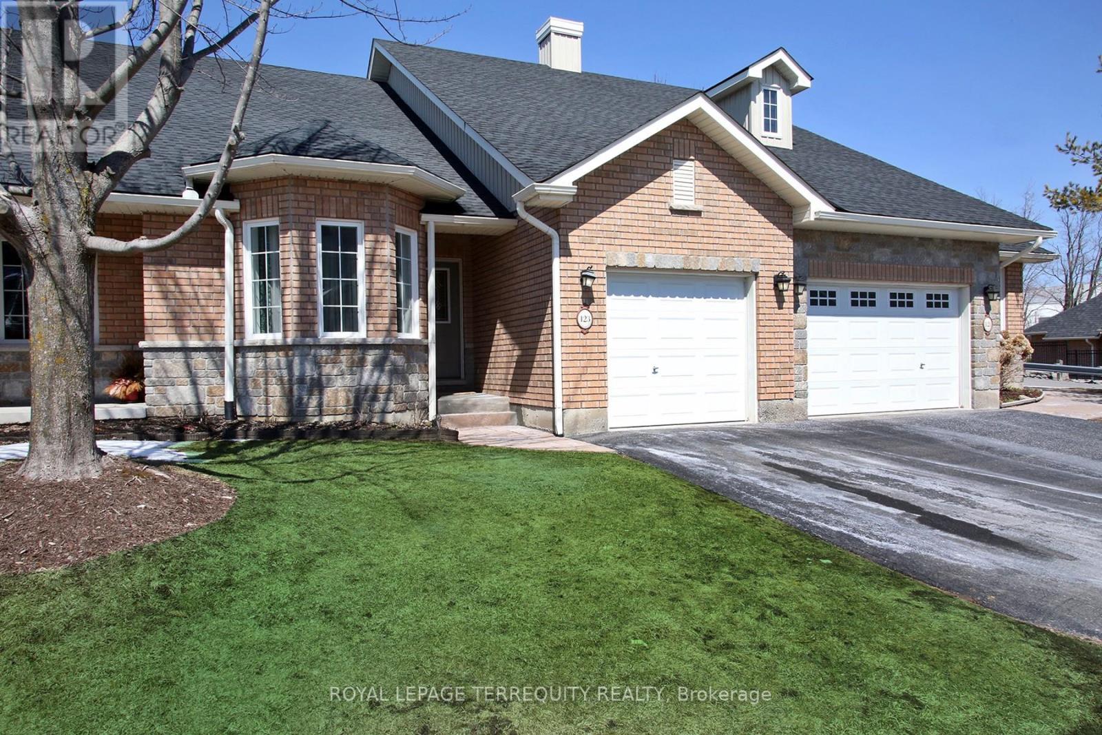69 - 123 Village Crescent, Peterborough, Ontario  K9J 0A9 - Photo 2 - X12980014