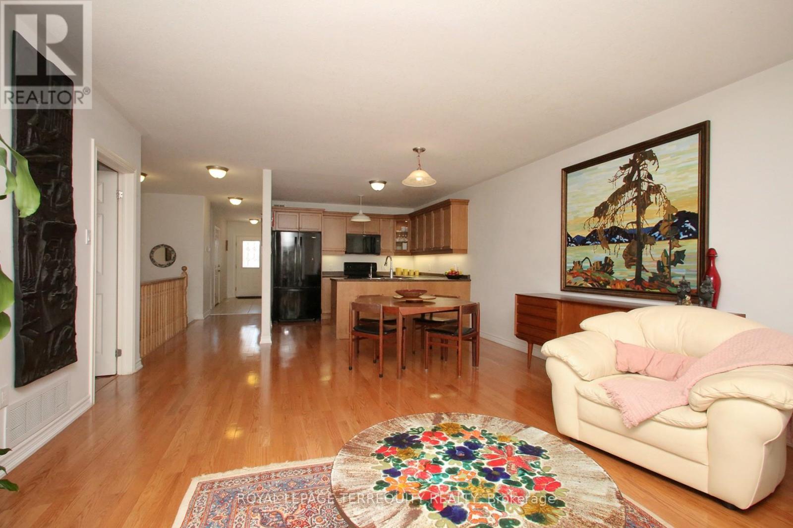 69 - 123 Village Crescent, Peterborough, Ontario  K9J 0A9 - Photo 4 - X12980014