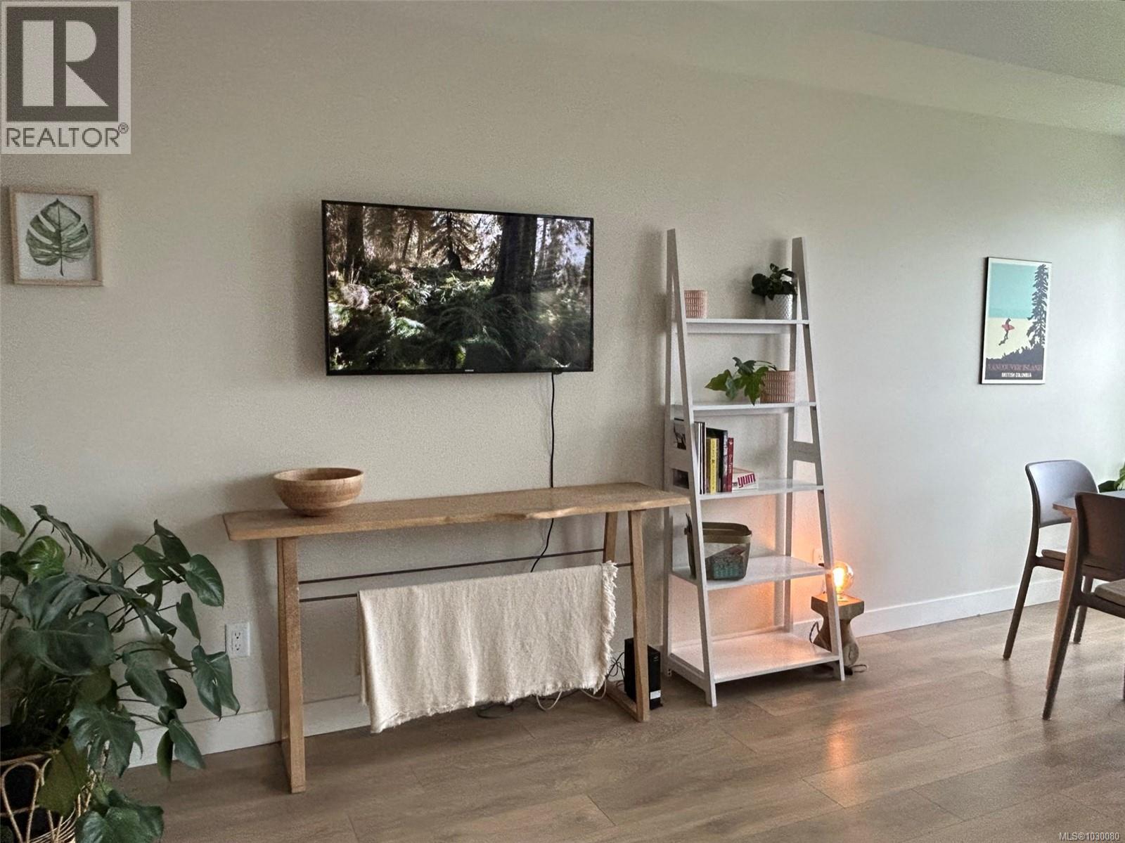 301 613 Herald St, Victoria, British Columbia  V8X 1S8 - Photo 8 - 1030080