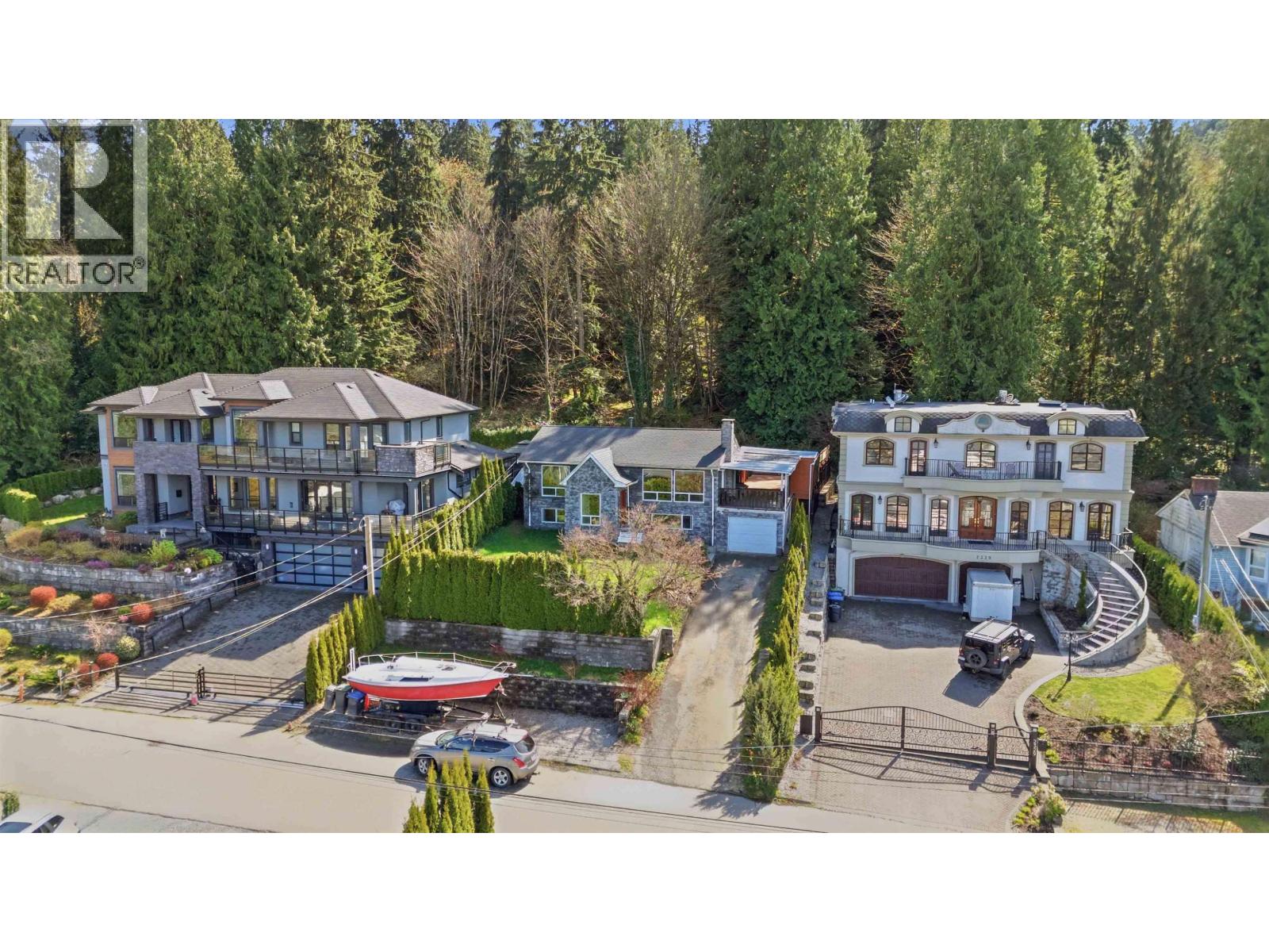 2331 Henry Street, Port Moody, British Columbia  V3H 2J4 - Photo 31 - R3109228