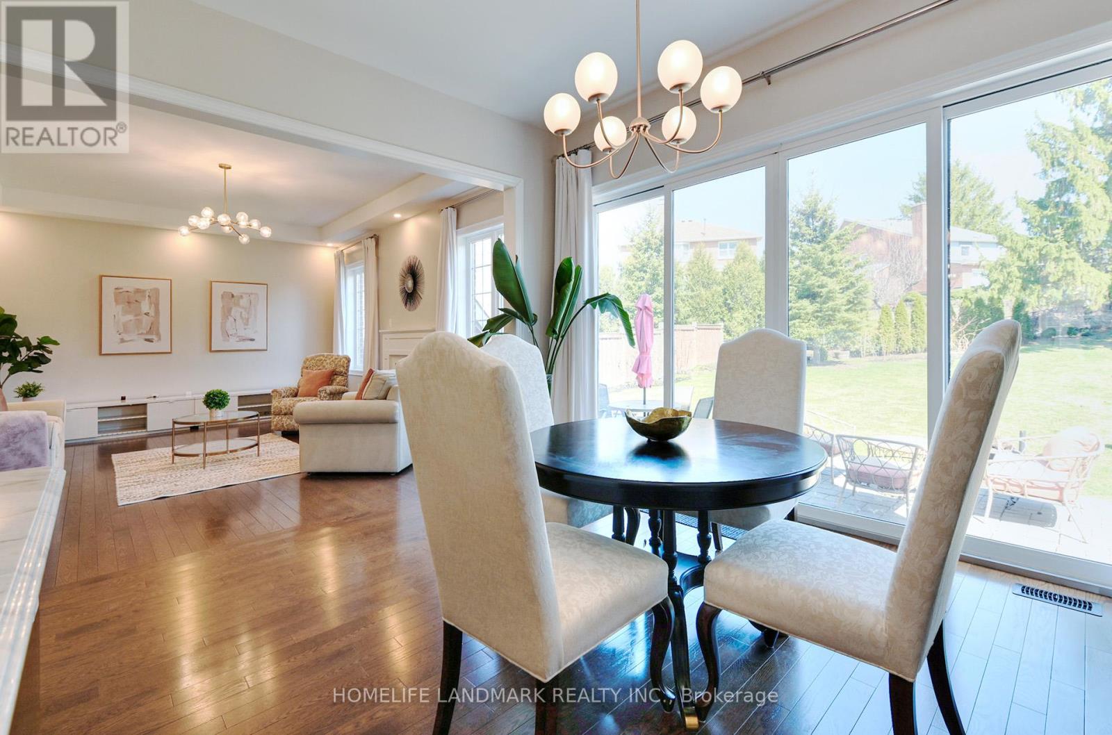 115 Mitchell Place, Newmarket, Ontario  L3Y 0C7 - Photo 4 - N12975912