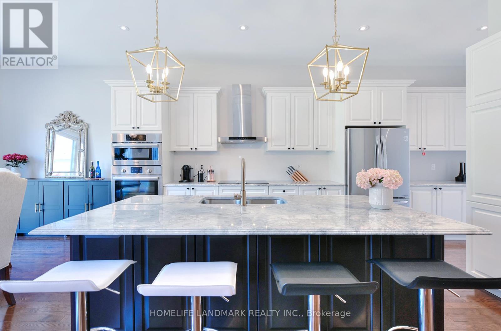 115 Mitchell Place, Newmarket, Ontario  L3Y 0C7 - Photo 3 - N12975912