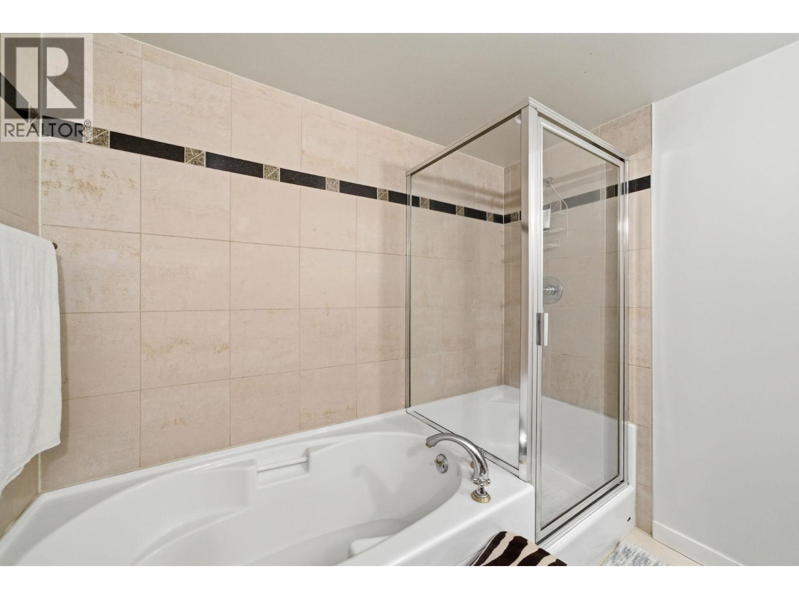 1808 193 Aquarius Mews, Vancouver, British Columbia  V6Z 2Z2 - Photo 8 - R3109545