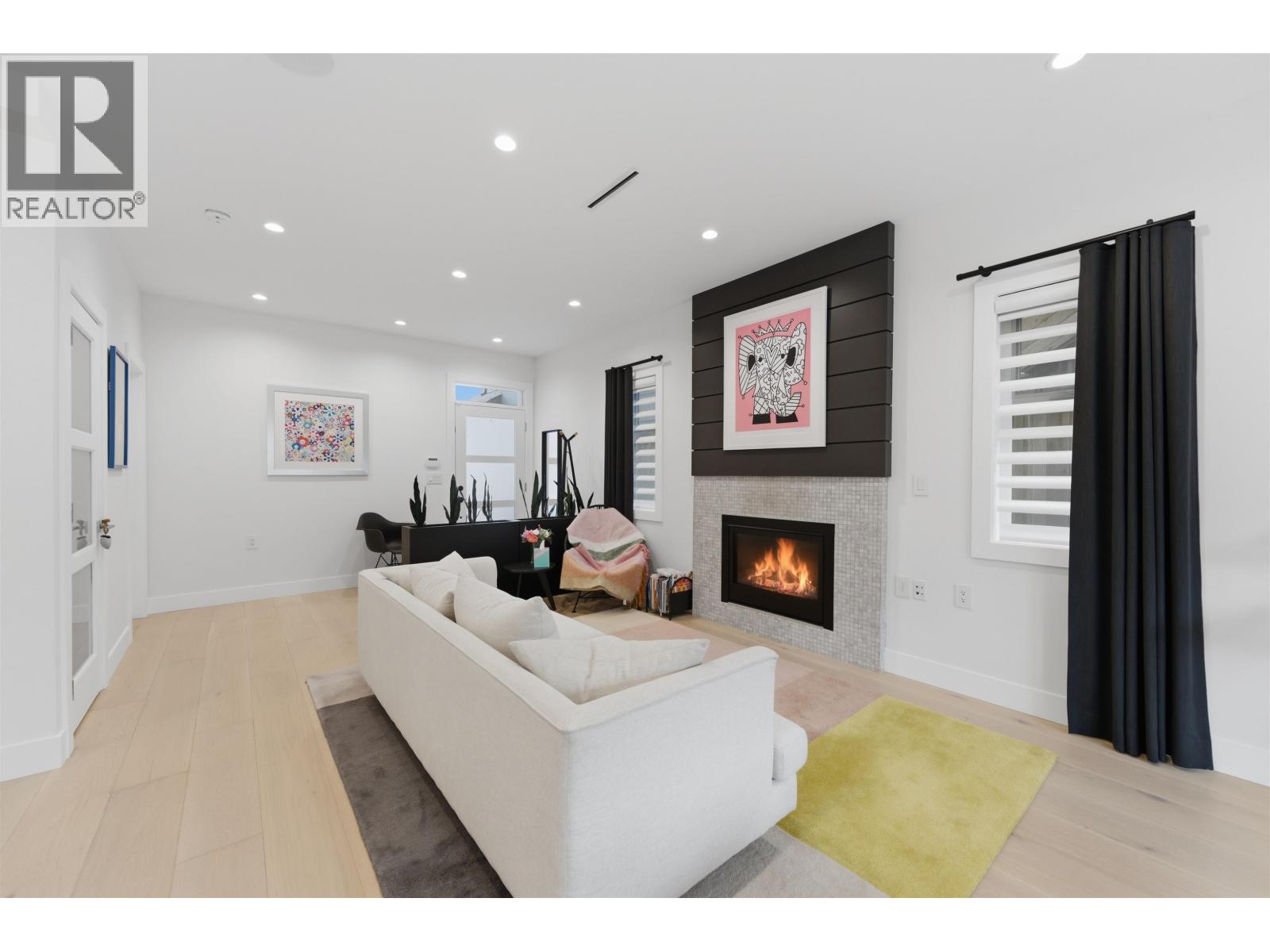 1 272 E 9th Street, North Vancouver, British Columbia  V7L 2B1 - Photo 6 - R3109551