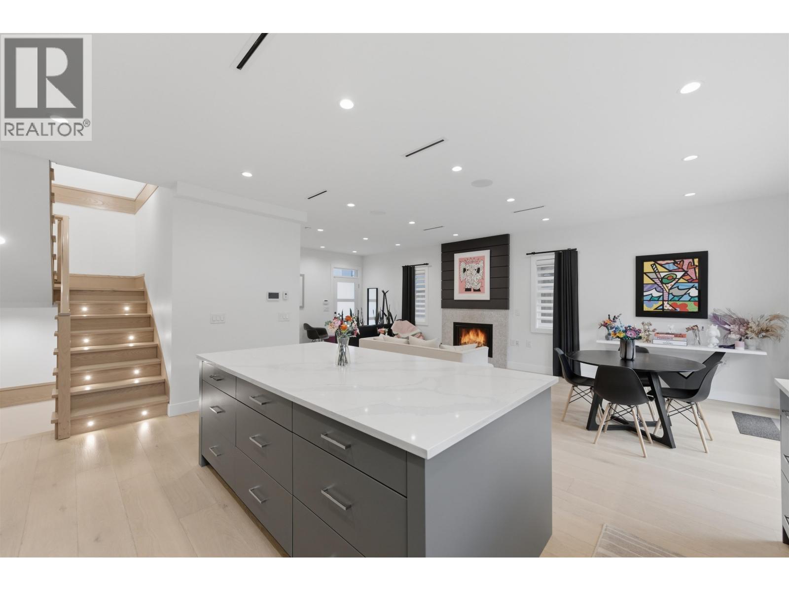 1 272 E 9th Street, North Vancouver, British Columbia  V7L 2B1 - Photo 9 - R3109551