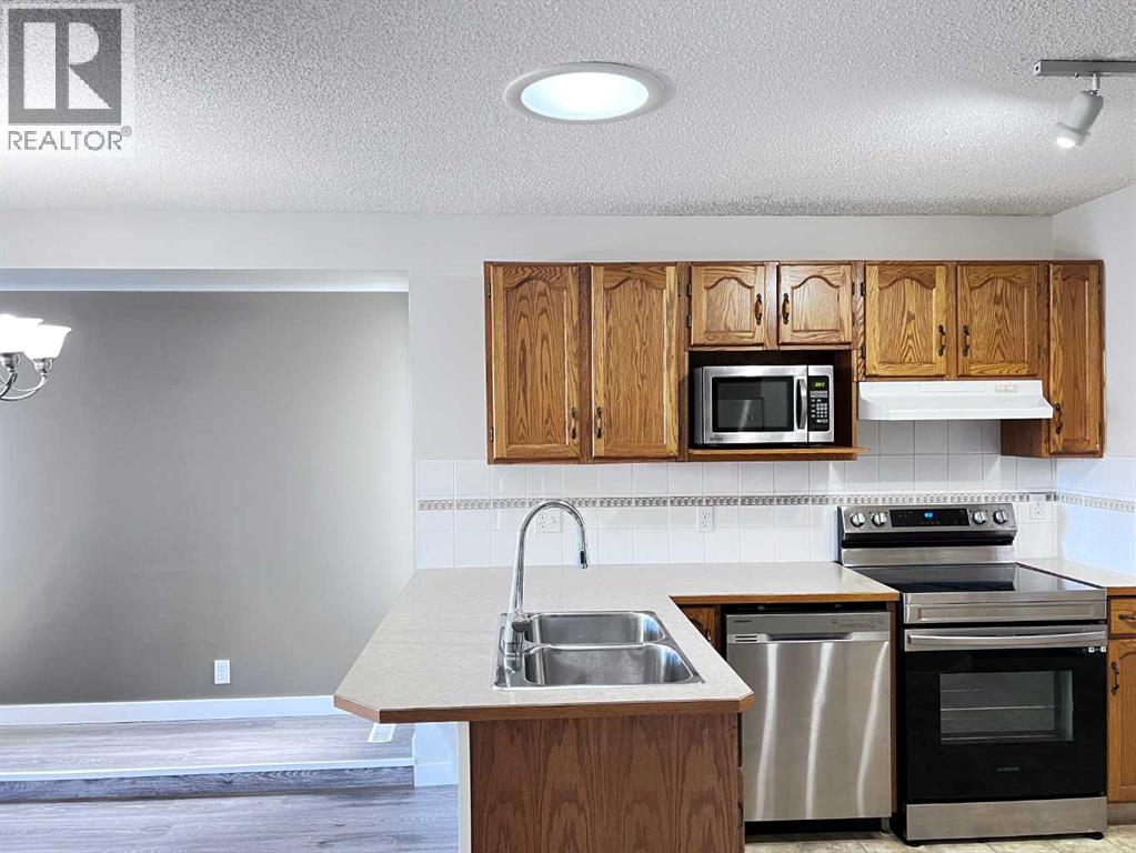 110 West Creek Bay, Chestermere, Alberta  T1X 1K7 - Photo 6 - A2262218