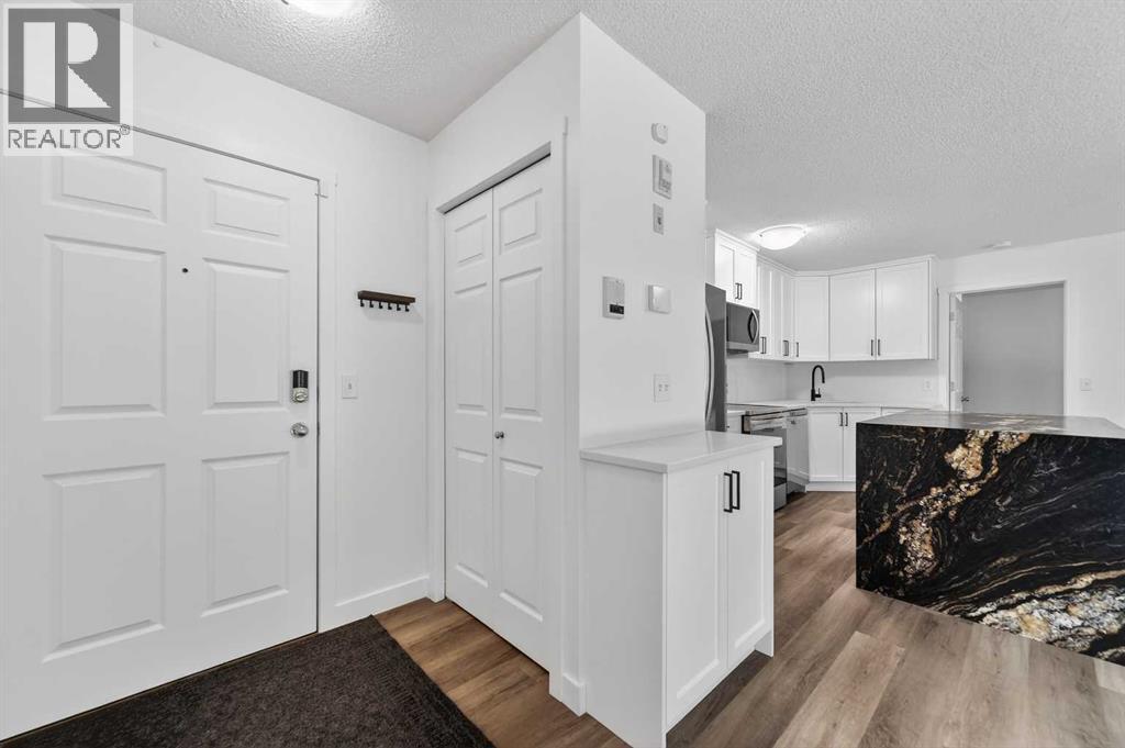 2, 170 N Railway Street, Okotoks, Alberta  T1S 1Z8 - Photo 4 - A2294578